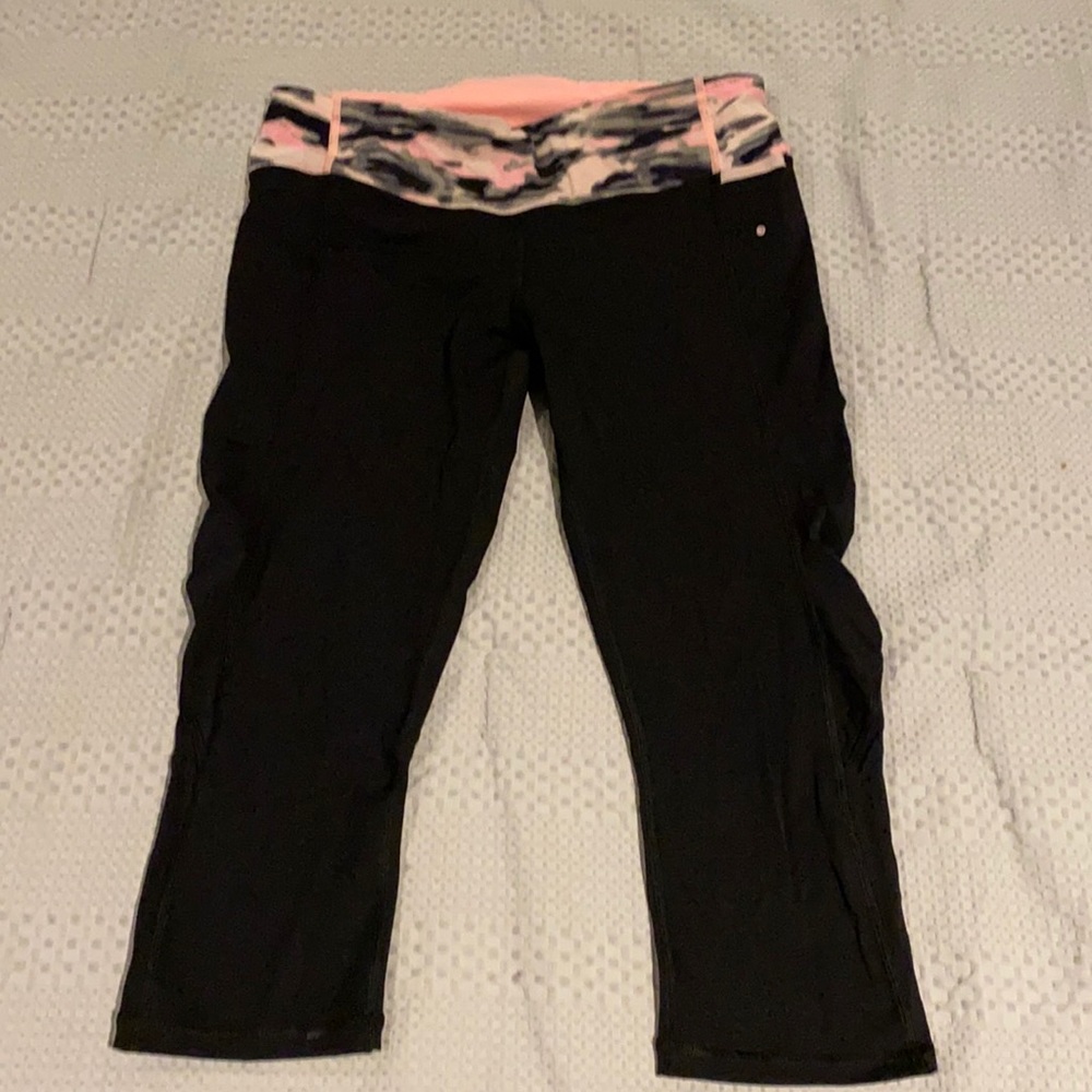 Lululemon crops 8